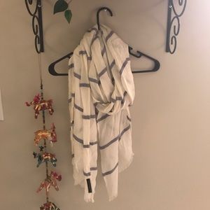 BR striped scarf